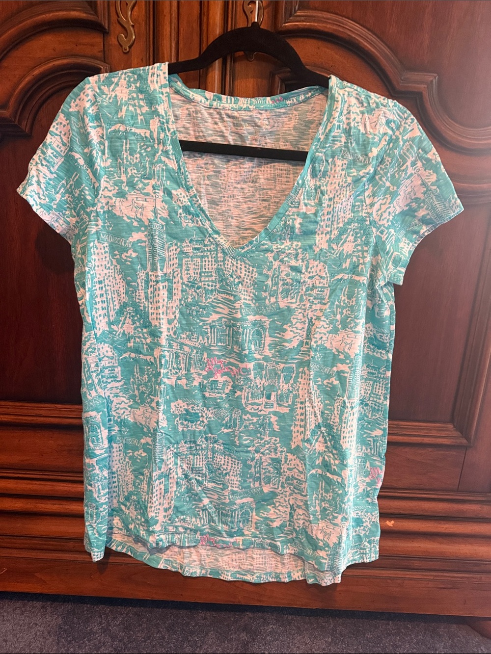 Lilly Pulitzer Aqua & White City Print V-Neck Tee